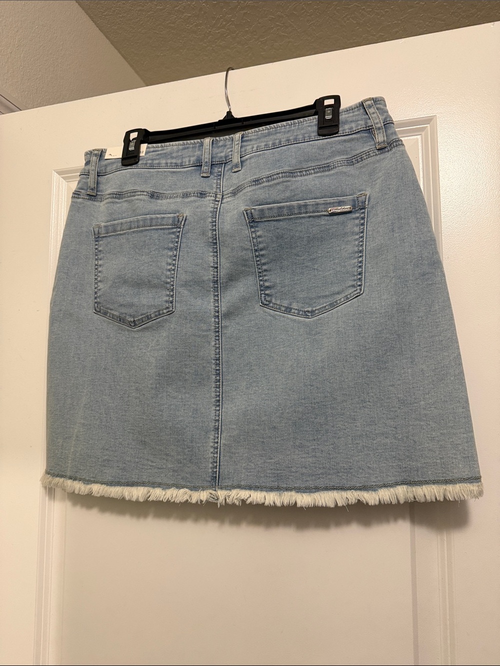 Tommy Bahama Light Blue Denim Mini Skirt with Frayed Hem - Picture 5 of 8
